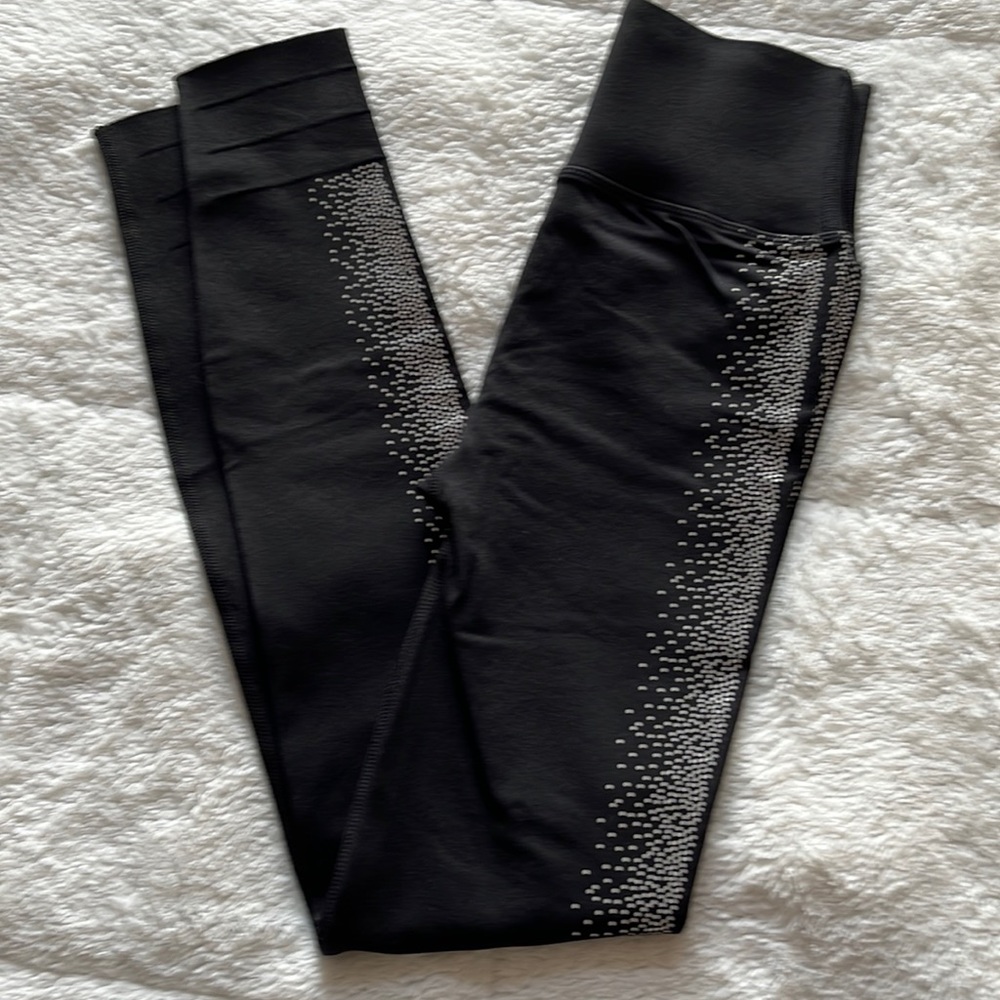 New without tags 🏷 Sculptknit made by Fabletics, perfect for the gym